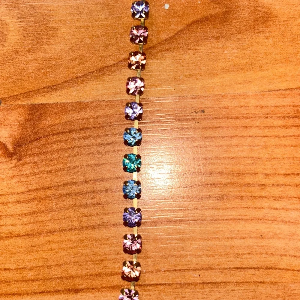 LAUREN HOPE Elegant Multicolor Crystal Necklace - Picture 2 of 3